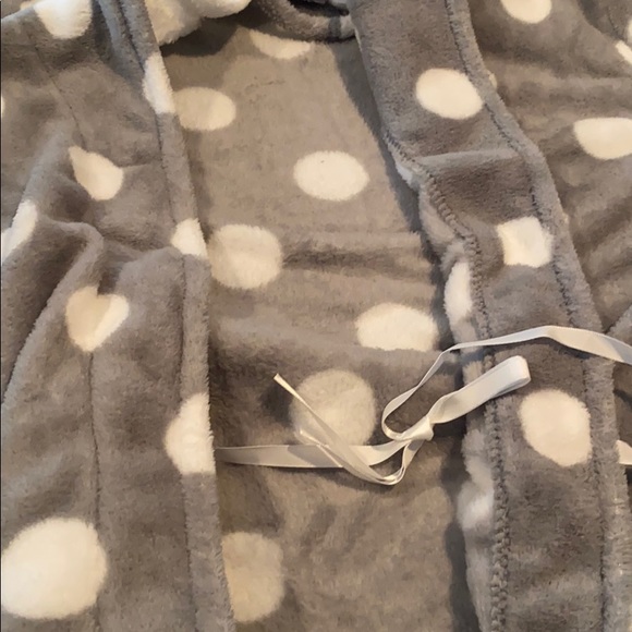 🎉Only 1 left🎉❤️{Hello Kitty} Hooded Robe❤️❤️❤️❤️ - Picture 6 of 8